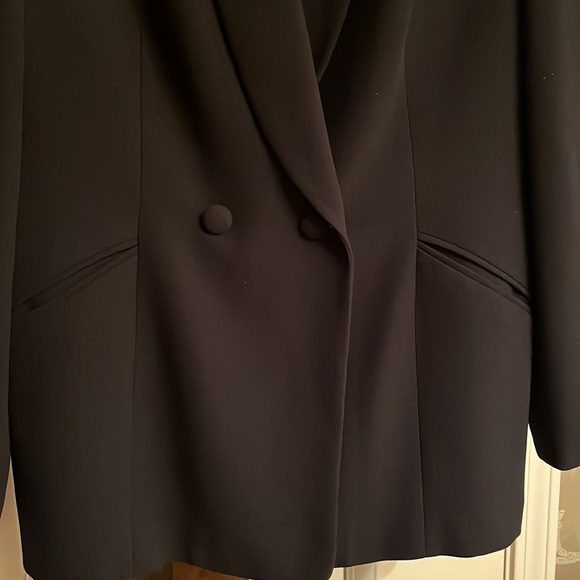 Jones New York black blazer. EUC - Picture 3 of 8